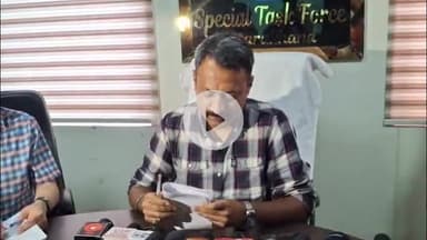 देहरादून: STF कार्यालय में एसएसपी STF नवनीत सिंह भुल्लर ने की प्रेसवार्ता, अवैध हथियारों की तस्करी मामले का किया खुलासा