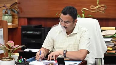 देहरादून: शौर्य दिवस की तैयारियों को लेकर सिटी मजिस्ट्रेट ने कार्यालय में ली समीक्षा बैठक, दिए निर्देश