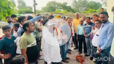 एत्मादपुर: कटरा वजीर खां व स्टेशन रोड पर नगर निगम द्वारा ₹9.5 लाख की लागत से किए गए विकास कार्यों का विधायक ने किया लोकार्पण