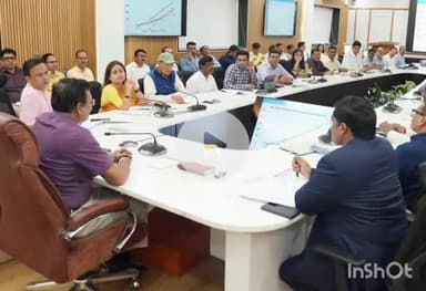 देहरादून: मुख्य सचिव आनंद बर्द्धन ने सचिवालय में पूंजीगत व्यय की समीक्षा बैठक की