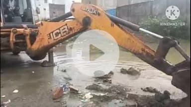 खुरई: लगातार बरसात से कई स्थानों पर जलभराव, नपा की स्वच्छता टीम ने मौके पर पहुंचकर व्यवस्थाएं की