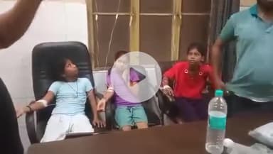 #मैनपुरी के #बेवर में #छोले-भटूरे खाकर 24 छात्राएं बीमार पड़ीं, भर्ती,
बेवर के आवासीय विद्यालय की 24 छात्राएं फूड प्वाइज