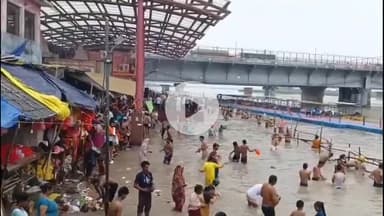 धनौरा: अमावस्या पर बृजघाट और तिगरी गंगा धाम में हजारों श्रद्धालुओं ने लगाई आस्था की डुबकी