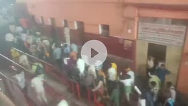 मझगवां: हरियाली अमावस्या पर चित्रकूट में श्रद्धालुओं का तांता, अच्छी फसल की कामना के लिए कामदगिरि की परिक्रमा