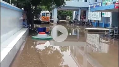 मोहनिया: NHAI की लापरवाही से अनुमंडल अस्पताल परिसर में नाले का रिटर्निंग का रहा पानी,दुर्गंध से मरीज और अस्पताल प्रशासन परेशान