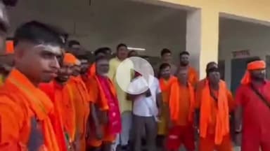 कादीपुर: कांवरिया का जत्था कादीपुर नगर से बाबा बैजनाथ धाम के लिए रवाना हुआ