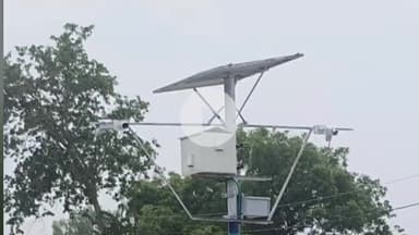 राजातालाब: वाराणसी के गुड़िया गांव के समीप वाराणसी–भदोही मार्ग पर लगा हाईटेक कैमरा