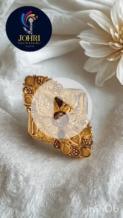 💍 जब प्यार मिले परफेक्ट रिंग से!
Johri Gems & Jewellers लाया है नई वेडिंग रिंग कलेक्शन – आपके प्यार की पहचान ✨
📍 GMA प्लाज़ा, न्यू क्लोथ मार्केट के सामने, कोटा