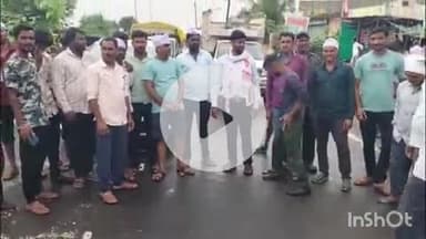 हिंगणघाट: शेतकरी कर्जमाफीसाठी मांडगाव येथे चक्का जाम आंदोलन: आंदोलनात प्रहारच्या कार्यकर्ते सहभागी