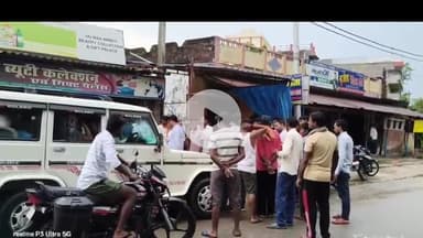 महाराजगंज: पुरैना मैन चौक पर बोलेरो और कार की आमने-सामने भिड़ंत, बड़ा हादसा टल गया