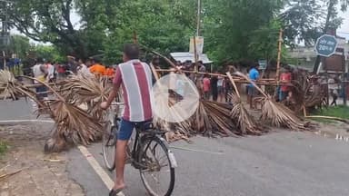 महनार: चमरहरा में करंट लगने से 32 वर्षीय युवक की मौत, नाराज़ लोगों ने शव के साथ किया सड़क जाम