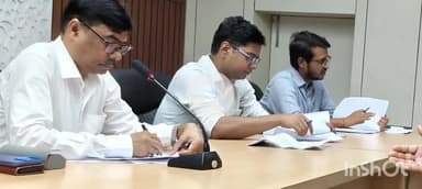 जमुई: समाहरणालय स्थित सभा कक्ष में जनता दरबार का आयोजन, कई मामलों का ऑन द स्पॉट हुआ निष्पादन