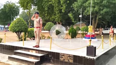 जौनपुर: पुलिस लाइन में एसपी ने परेड की सलामी ली, शाखाओं का किया निरीक्षण