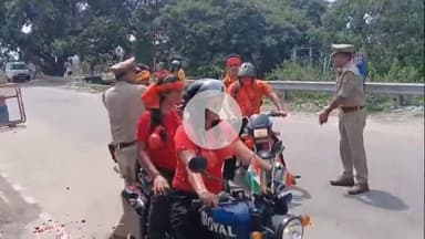 बरेली: यातायात पुलिसकर्मियों ने सातों नाथ पर जलाभिषेक किया, सुभाष नगर प्रभारी निरीक्षक ने टीम के साथ की पुष्पवर्षा