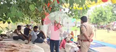 लंभुआ: लंभुआ में किसानों के अनशन का तीसरा दिन, कई किसानों के बीपी और शुगर का लेवल गिरने के बावजूद प्रशासन नहीं चेत रहा