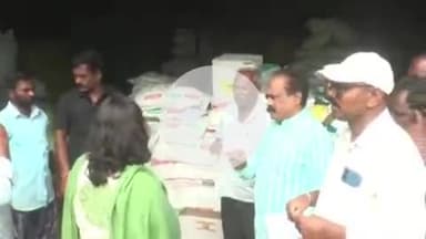 జడ్చర్ల: జడ్చర్ల పట్టణంలో డ్రై డే సందర్భంగా అధికారులకు పలు సూచనలు ఇచ్చిన జిల్లా కలెక్టర్ విజయేంద్ర బోయ