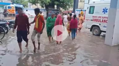 मोहनिया: अनुमंडल अस्पताल में बढ़ा संक्रमण का खतरा NHAI और नगर पंचायत की लापरवाही,जलजमाव के बीच इलाज के लिए आने जाने को मरीज मजबूर