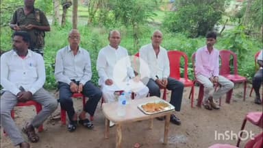 उंटारी रोड: विधायक नरेश प्रसाद सिंह शेखडीहा गांव में ब्रह्मभोज कार्यक्रम में शामिल हुए