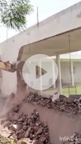 भरतपुर: शहरी विकास प्राधिकरण ने मडरपुर रोड पर मैरिज होम पर अतिक्रमण के खिलाफ की कार्रवाई