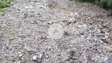 देहरादून: देहरादून के मसूरी की सड़क की हालत खस्ता, झड़ीपानी में लोग परेशान #jansamasya