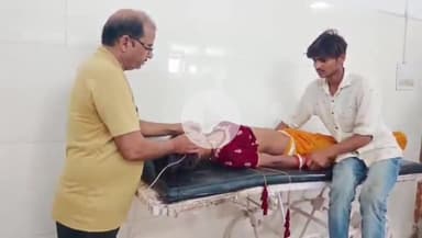 टीकमगढ़: बल्देवगढ़ क्षेत्र के एक गांव में जहरीला पदार्थ खाने से महिला की हालत बिगड़ी, जिला अस्पताल में भर्ती