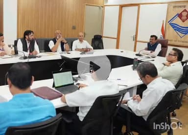 देहरादून: मुख्य सचिव आनंद बर्द्धन ने सचिवालय में पूंजीगत व्यय को लेकर की बैठक