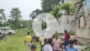 इचाक: भगवती मठ की भूमि संरक्षण को लेकर बनी कमेटी, सीओ और थाना प्रभारी ने किया स्थल निरीक्षण, लिए गए कई निर्णय