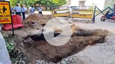 लाडपुरा: बोरखेड़ा देवली अरब रोड पर बक्शी स्कूल के निकट सड़क धंसने से गहरा गड्डा हुआ, दुर्घटना की आशंका, ठीक करवाने की मांग