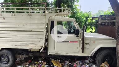 महाराजगंज: परतावल कप्तानगंज मार्ग पर एक पिकअप वाहन से 5 गोवंशीय पशु बरामद, वाहन किया गया सीज