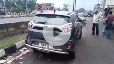 कोडरमा: झुमरीतिलैया में मंगलम हॉस्पिटल के पास खड़ी कार में ऑटो की टक्कर, 6 लोग घायल