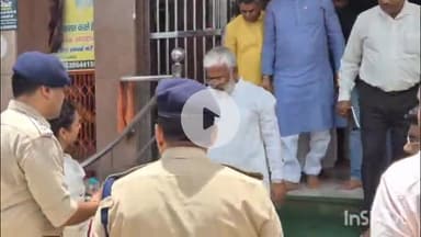 बागपत: ऐतिहासिक पुरा महादेव मंदिर पर पहुंचे जल शक्ति मंत्री स्वतंत्र देव सिंह ने भगवान आशुतोष का जल अभिषेक किया