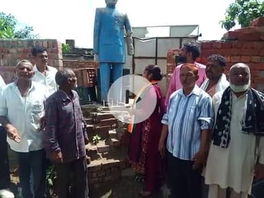 कारगिल विजय दिवस पर शहीदों को श्रद्धांजलि देते रोगी कश्यप कांग्रेस जिला उपाध्यक्ष और टीम बागपत