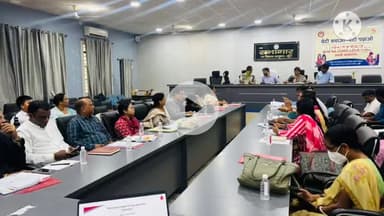 खूंटी: डीआरडीए सभागार में साइबर क्राइम से बचाव और माहवारी स्वच्छता प्रबंधन पर कार्यशाला आयोजित