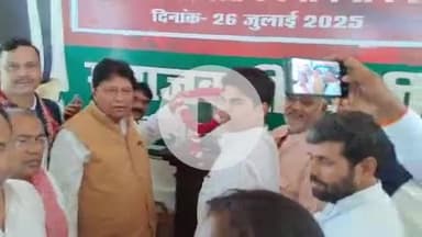 फिरोज़ाबाद: सपा जिला पार्टी कार्यालय पर आरक्षण दिवस एवं मान स्तम्भ स्थापना दिवस मनाया गया, सांसद रामजीलाल सुमन और अक्षय यादव मौजूद