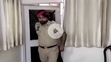 ਜਲੰਧਰ 1: 2019 ਤੋਂ ਫਿਲੋਰ ਵਿਖੇ ਚਿੰਟੂ ਮਰਡਰ ਕੇਸ 'ਚ ਭਗੌੜਾ ਚੱਲ ਰਿਹਾ ਇੱਕ ਆਰੋਪੀ ਫਿਲੋਰ ਵਿਖੇ ਪੁਲਿਸ ਨੇ ਕੀਤਾ ਗ੍ਰਿਫਤਾਰ