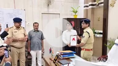 कहरा: एसपी कार्यालय में त्वरित कांडों में अभियुक्तों को सजा सुनिश्चित कराने वाले अधिकारी को एसपी ने किया सम्मानित