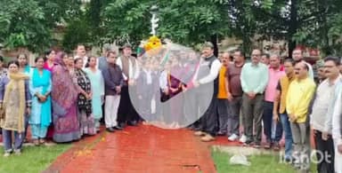 जगदलपुर: कारगिल दिवस पर भाजपाइयों ने वीर बलिदानी सैनिकों को नमन किया, जगदलपुर विधायक ने अमर जवान शहीद स्मारक में श्रद्धांजलि अर्पित की