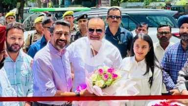 रामपुर: नगर विधायक ने सिविलाइज थाने के सामने निजी मिठाई दुकान का शुभारंभ किया, 2 माह पहले प्रशासन ने लगाया था रेड निशान