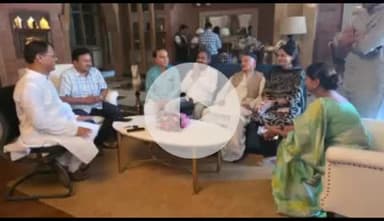 ऋषिकेश: पूर्व सीएम और पूर्व राज्यपाल महाराष्ट्र भगत सिंह कोश्यारी ने ऋषिकेश देहरादून रोड पर कार्यकर्ताओं से की मुलाकात