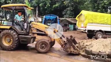 जगदलपुर: बलिराम कश्यप वार्ड एवं महारानी वार्ड के औचक निरीक्षण के दौरान निगम आयुक्त ने ठेकेदार को लगाई फटकार