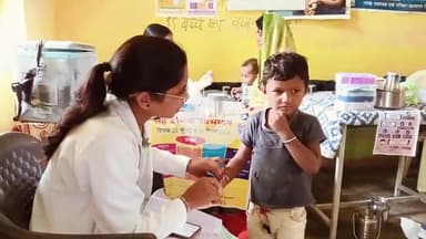 स्लीमनाबाद: वसुधा उप स्वास्थ्य केंद्र क्षेत्र में दस्तक अभियान, स्वास्थ्य कर्मियों ने घर-घर जाकर बच्चों की जांच की