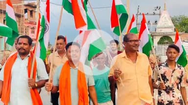 छौड़ाही: बखरा चौक से कारगिल विजय दिवस पर निकली तिरंगा यात्रा, भाजपा कार्यकर्ता व रिटायर आर्मी जवान रहे मौजूद