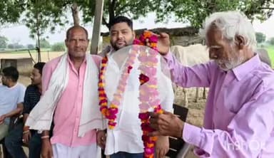 एत्मादपुर: बास गड़रिया के पास बनने जा रहे सीसी सड़क का प्रस्ताव हुआ पास, ब्लॉक प्रमुख भी रहे मौजूद