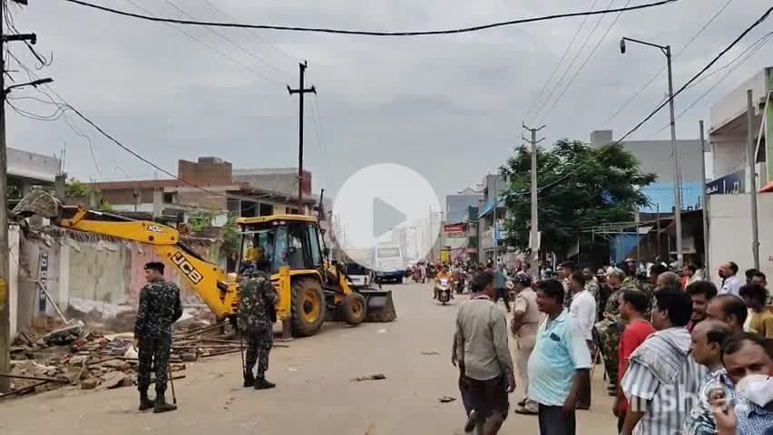 ଜରଡା: ପାତ୍ରପୁର ତଳ ବସଷ୍ଟାଣ୍ଡ ଠାରେ ଜବରଦଖଲ ଉଚ୍ଛେଦ କାର୍ଯ୍ୟରେ ପାତରଅନ୍ତର ନୀତିକୁ ନେଇ ପ୍ରତିକ୍ରିୟା।