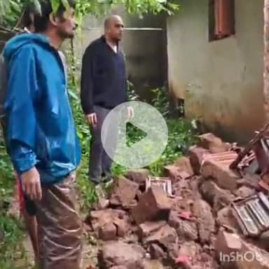 ಶಿರಸಿ: ಅಬ್ಬರದ ಮಳೆಗೆ ದೇವನಿಲಯದಲ್ಲಿ ಮನೆ ಕುಸಿತ : ಶಾಸಕ ಭೀಮಣ್ಣ ಭೇಟಿ