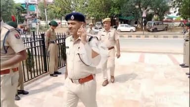 चूरू: चूरू में जिला कलक्टर ने कारगिल शहीदों को दी श्रद्धांजलि, पुष्प चक्र अर्पित कर किया सम्मान