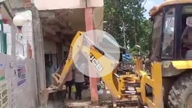 लंभुआ: कस्बे में शहीद वीर अब्दुल हमीद प्रतिमा के पास राष्ट्रीय ध्वज लगाने का कार्य हुआ शुरू