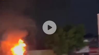 हुज़ूर: बजरंग नगर के समीप बीच शहर में अज्ञात कारणों से धू-धू कर जला ट्रक, मौक़े पर पहुंची दमकल विभाग की टीम