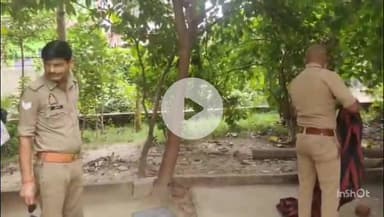 छिबरामऊ: गंगेश्वर नाथ मंदिर आलोक स्मृति पार्क में बीते कई दिनों से खेला जा रहा था जुआ, पुलिस ने की छापेमारी, जुआरी मौके से फरार