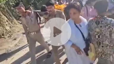 ऋषिकेश: नीलकंठ महादेव दर्शन को आई महिला श्रद्धालु की अचानक बिगड़ी तबीयत, पुलिस की तत्परता से बची जान